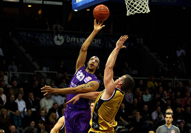 旧保持着出 旧保持着出