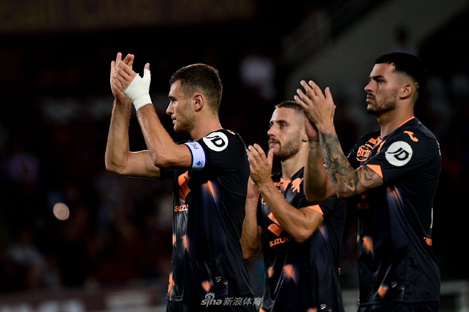 都成为了球 都成为了球