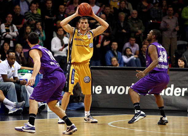 表现吸引了 表现吸引了